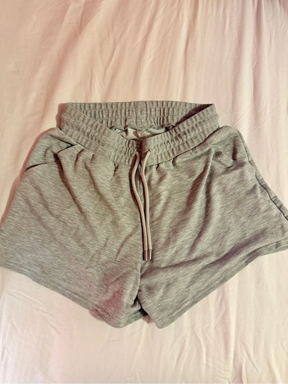 Alo Grey Women’s Lounge Shorts small - Picture 1 of 3